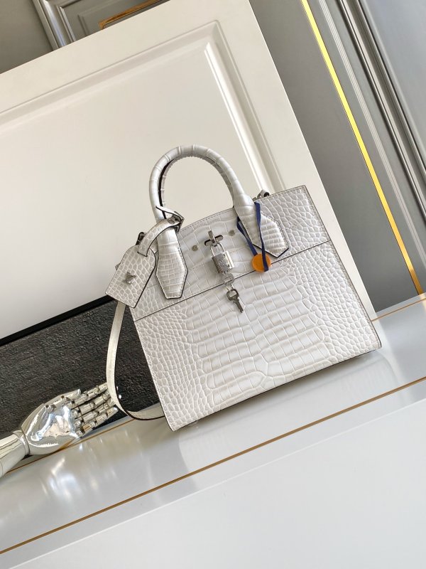 Louis Vuitton / Сумка женская City Steamer PM 27 см из кожи крокодила в песочном цвете