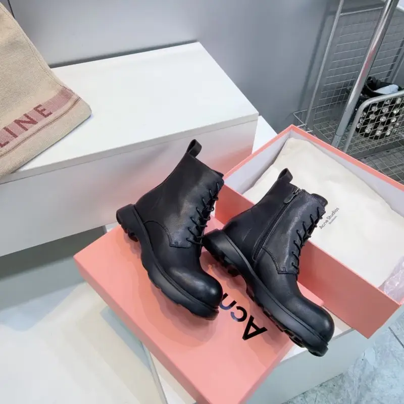 Acne Studios Ботинки кожаные женские на молнии — Фото 4