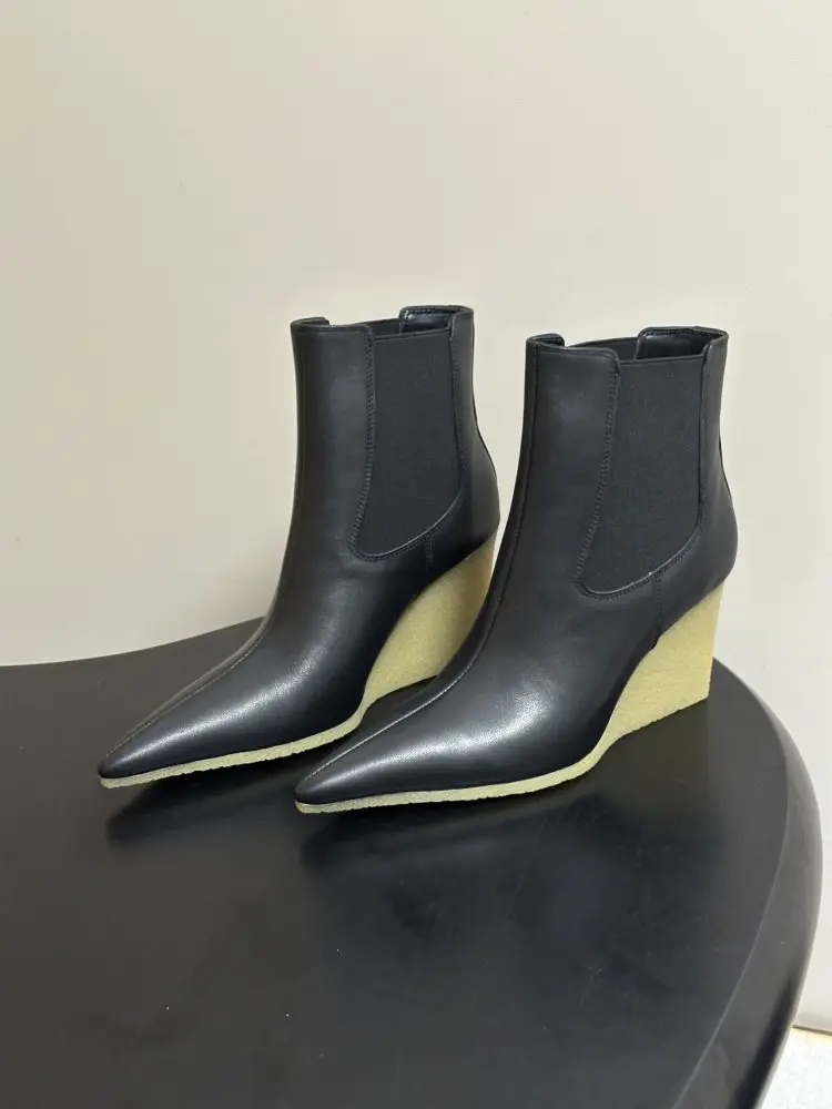 Alaïa Ботильоны Cube Wedge Patent Chelsea Boots с острым носком — Фото 2