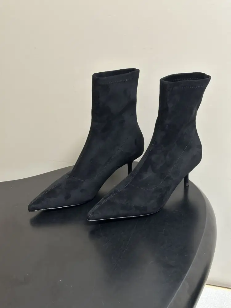 Alaïa Ботильоны из эластичной замши с острым носком — Фото 3