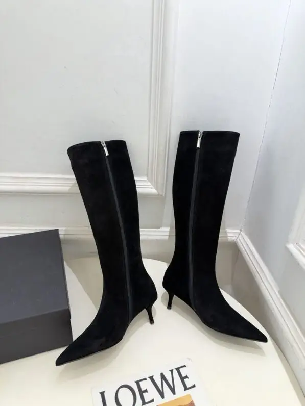 Alaïa — Чоботи з гострим носком на невисокому підборах