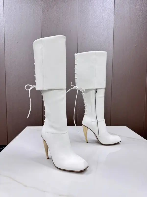 Alexander McQueen — Сапоги на высоком каблуке