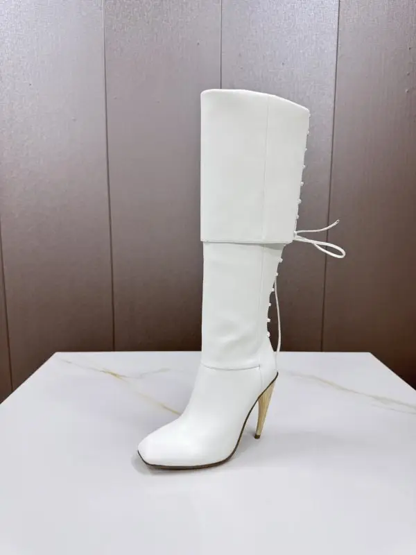 Alexander McQueen Boots on high heel — Photo 5