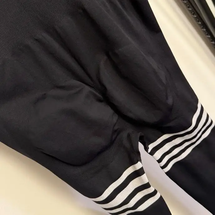 Alo Overalls from long sleeves and clasp-lightning — Photo 3