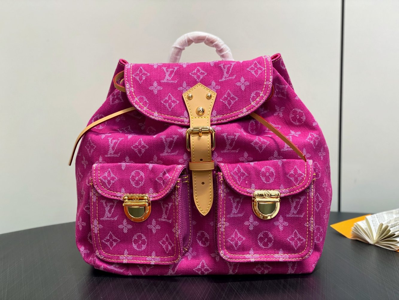 Louis Vuitton / Рюкзак LV Vintage M95240 Rose Pink 28 см