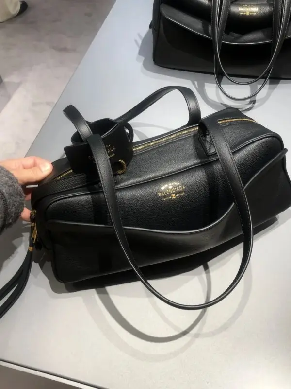 Balenciaga A bag leather Carrie Bowling 32 cm — Photo 2