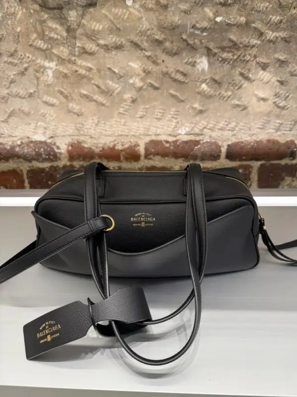 Balenciaga A bag leather Carrie Bowling 32 cm — Photo 4