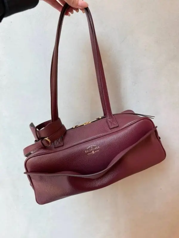 Balenciaga A bag leather Carrie Bowling 32 cm — Photo 5