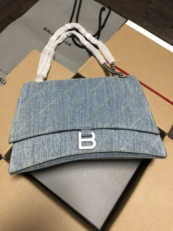 Balenciaga — Сумка на плечо Crush Chain среднего размера с цепочкой