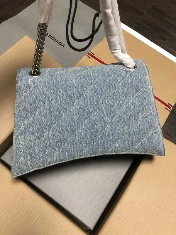 Balenciaga A bag on shoulder Crush Chain secondary size from chain — Photo 2
