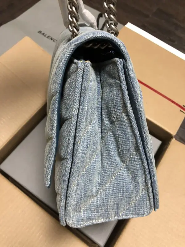Balenciaga A bag on shoulder Crush Chain secondary size from chain — Photo 3