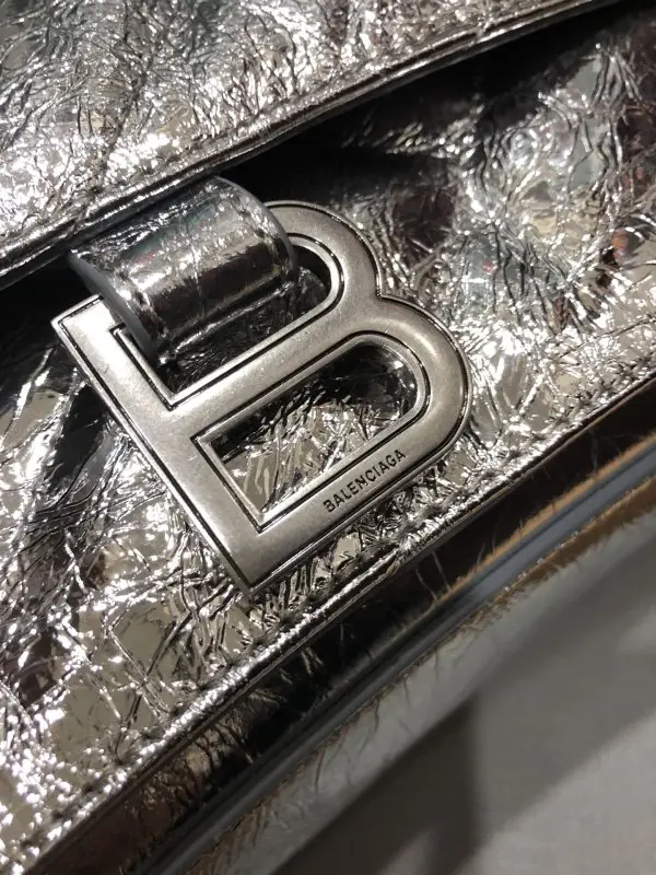 Balenciaga A bag on shoulder Crush Chain secondary size from chain — Photo 4