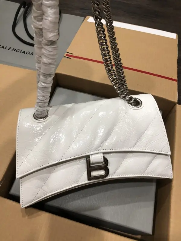 Balenciaga A bag on shoulder Crush Chain Small size from chain — Photo 2