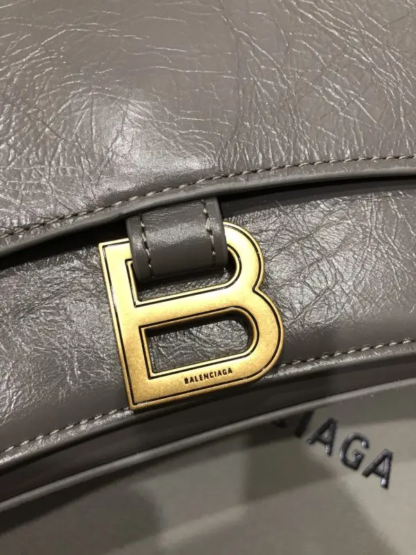 Balenciaga A bag on shoulder Crush Chain Small size from chain — Photo 2