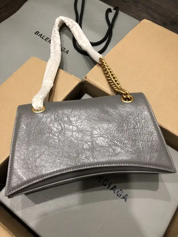 Balenciaga A bag on shoulder Crush Chain Small size from chain — Photo 4