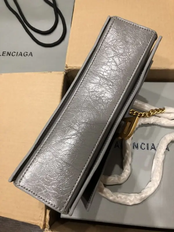 Balenciaga A bag on shoulder Crush Chain Small size from chain — Photo 5