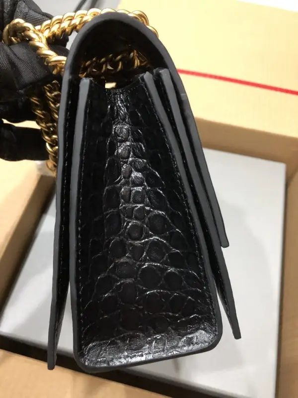 Balenciaga A bag on shoulder Crush Chain Small size from chain — Photo 5