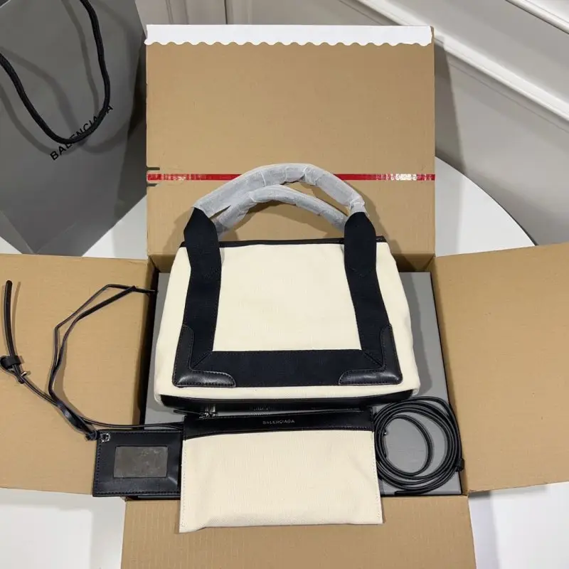 Balenciaga A bag-тоут CABAS 25 cm — Photo 2
