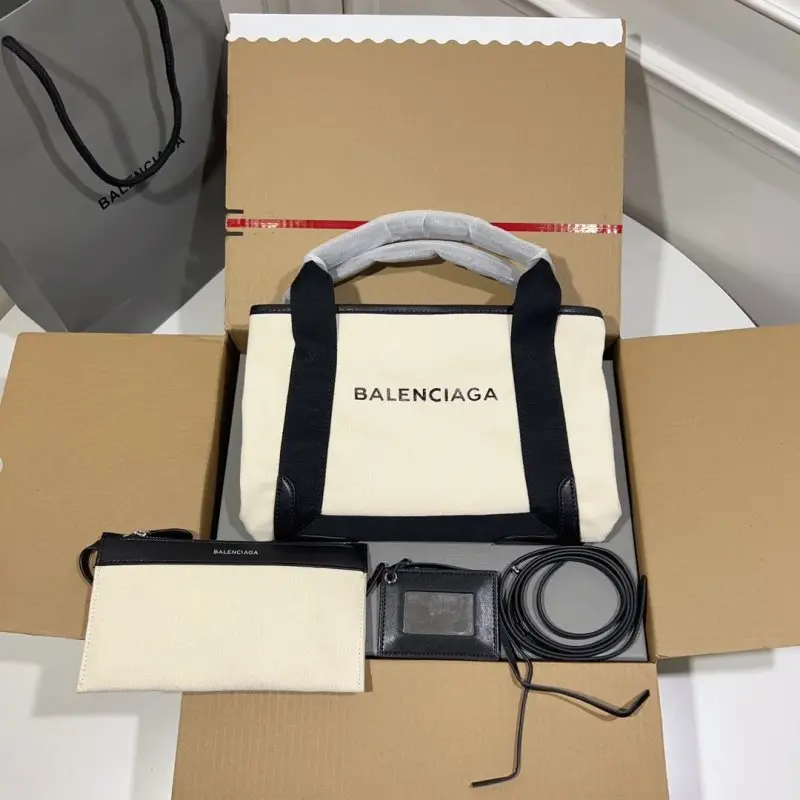 Balenciaga — Сумка-тоут CABAS 30 см
