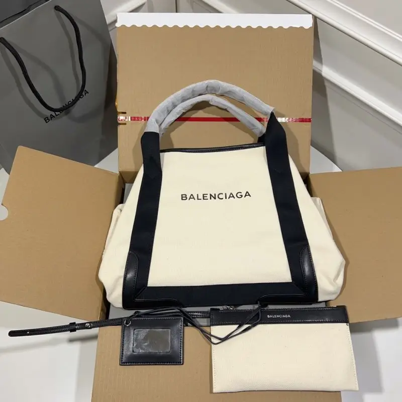Balenciaga — Сумка-тоут CABAS 38 см