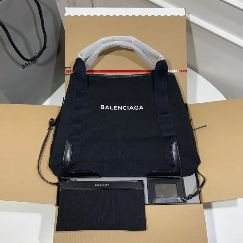 Balenciaga — Сумка-тоут CABAS 38 см