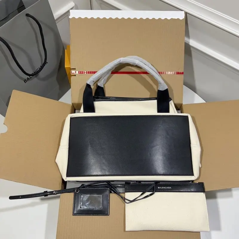 Balenciaga A bag-тоут CABAS 38 cm — Photo 2