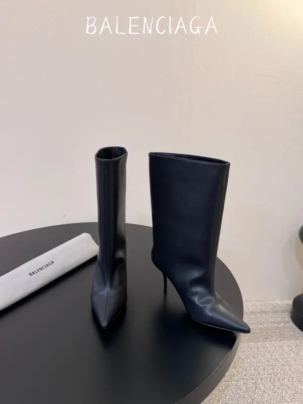 Balenciaga — Ботильйони на шпильці