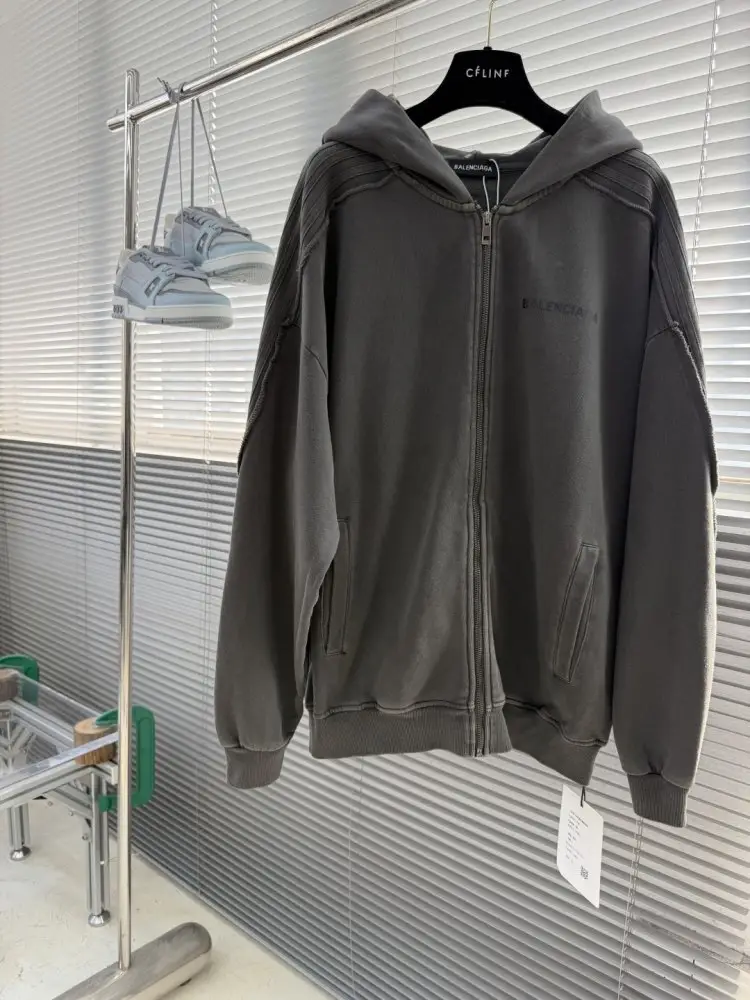 Balenciaga — Кофта чоловіча