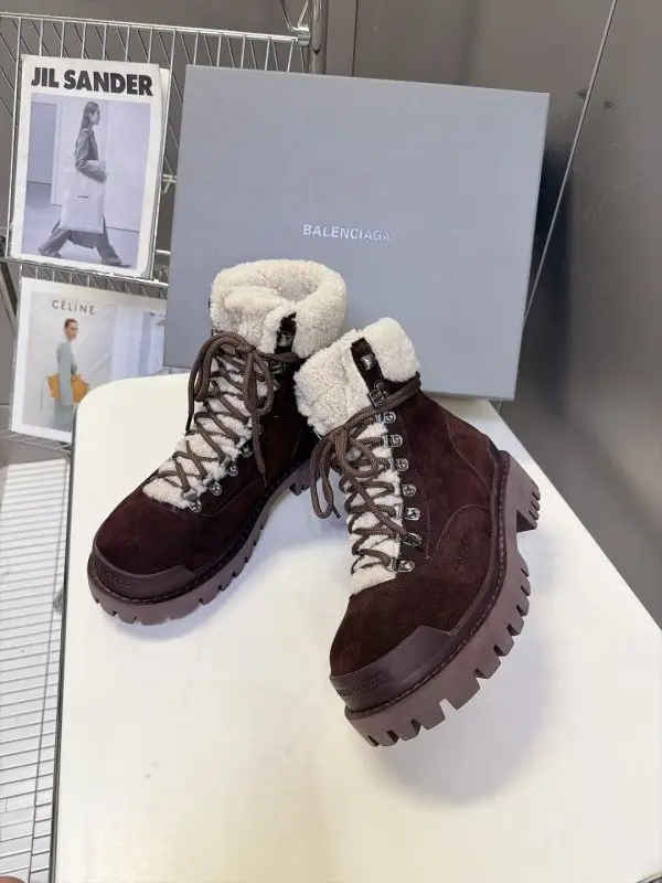 Balenciaga — Ботинки на меху женские