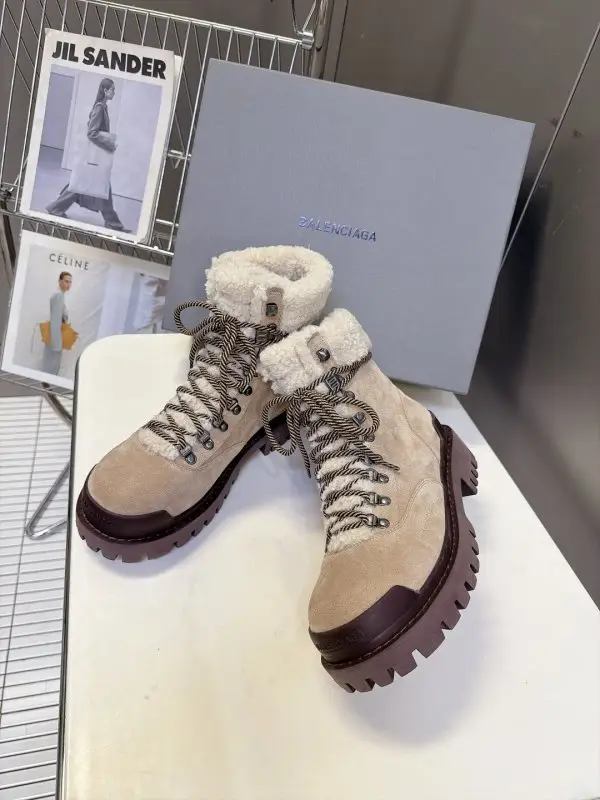Balenciaga — Ботинки на меху женские