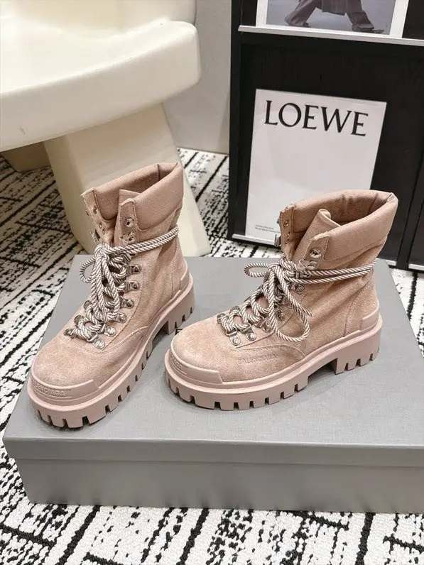 Balenciaga Boots women's Combat Strike — Photo 5