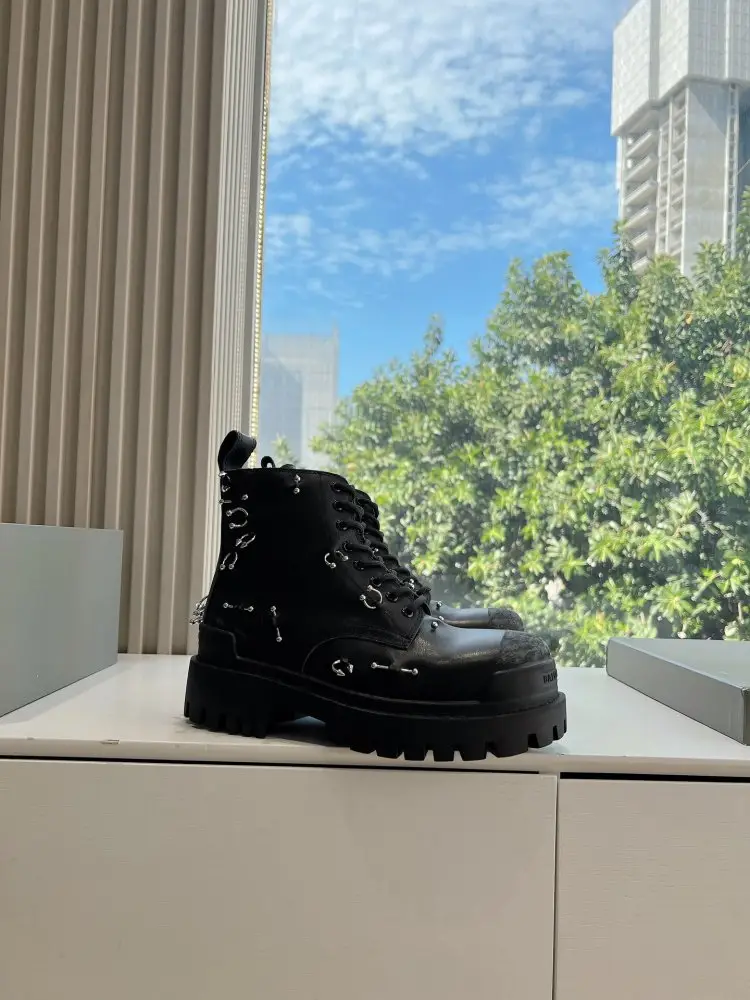 Balenciaga — Ботинки женские
