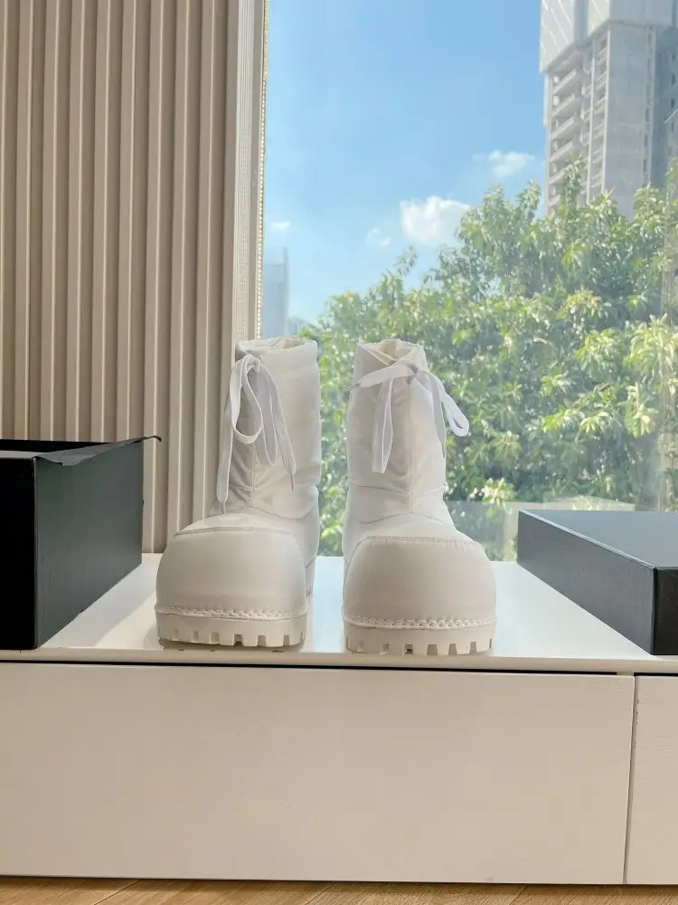 Balenciaga Boots women's — Photo 2