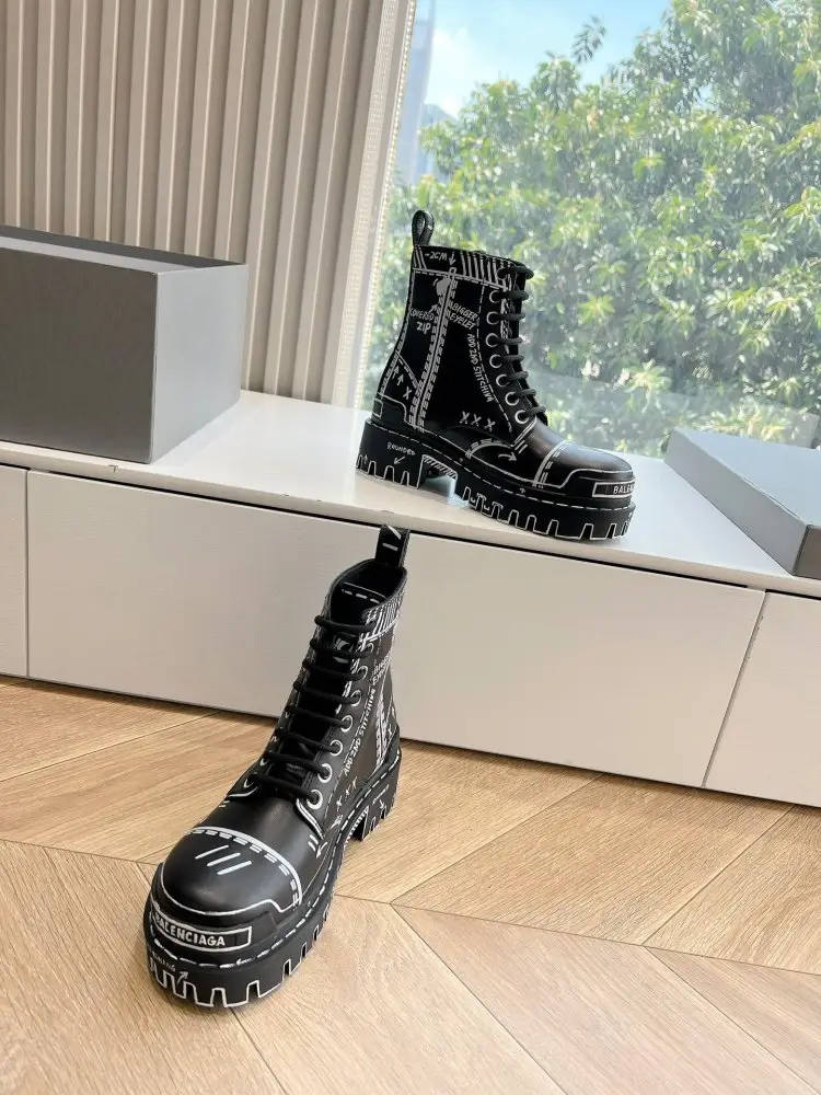 Balenciaga Boots women's — Photo 4