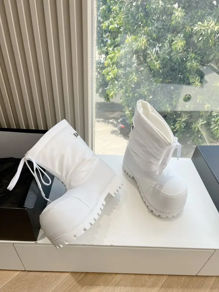 Balenciaga Boots women's — Photo 5