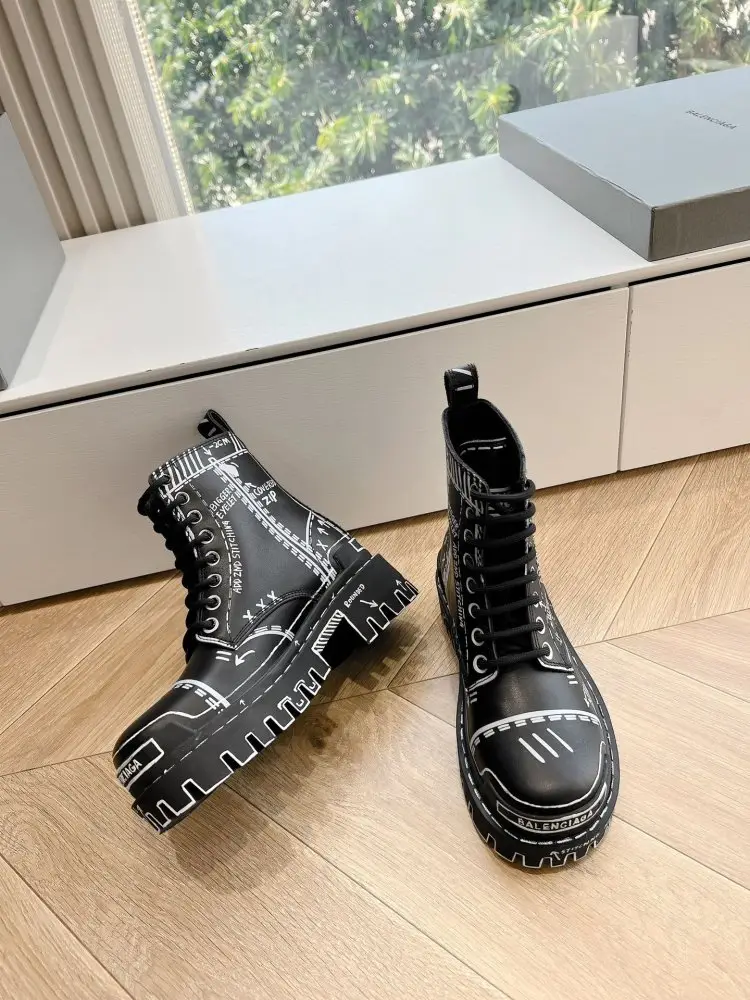 Balenciaga Boots women's — Photo 5