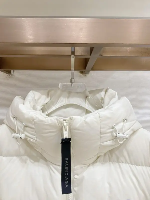 Balenciaga Down jacket male — Photo 2