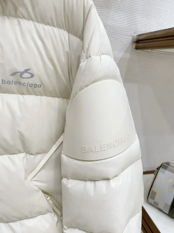Balenciaga Down jacket male — Photo 4