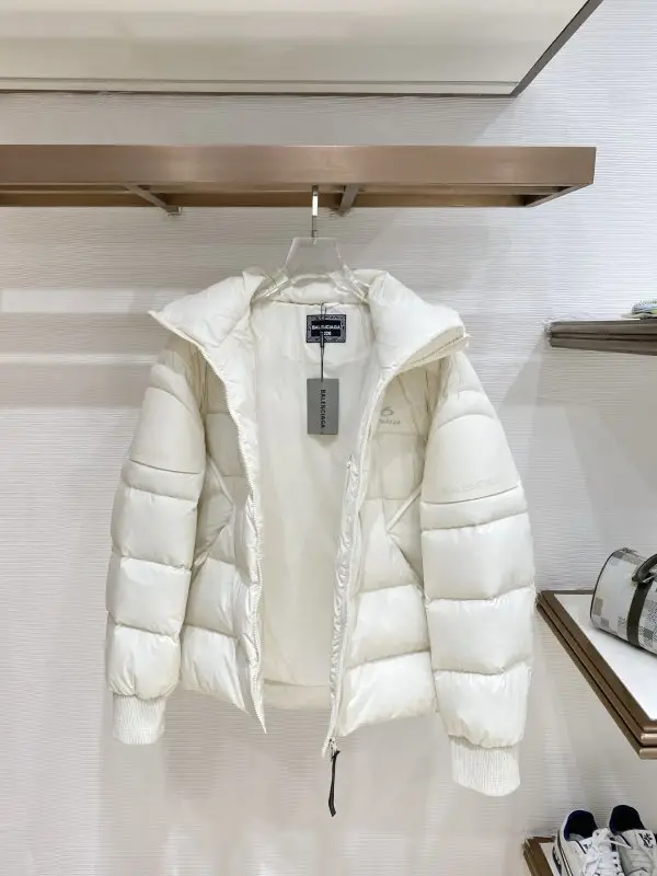 Balenciaga Down jacket male — Photo 5