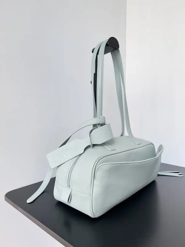Balenciaga Шкіряна сумка на плече Carrie 31 см — Фото 2