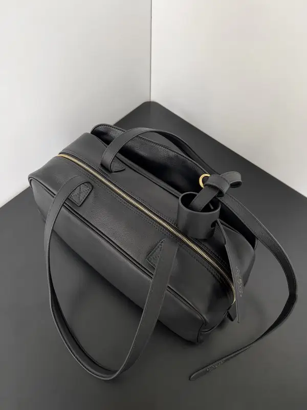 Balenciaga Шкіряна сумка на плече Carrie 31 см — Фото 3