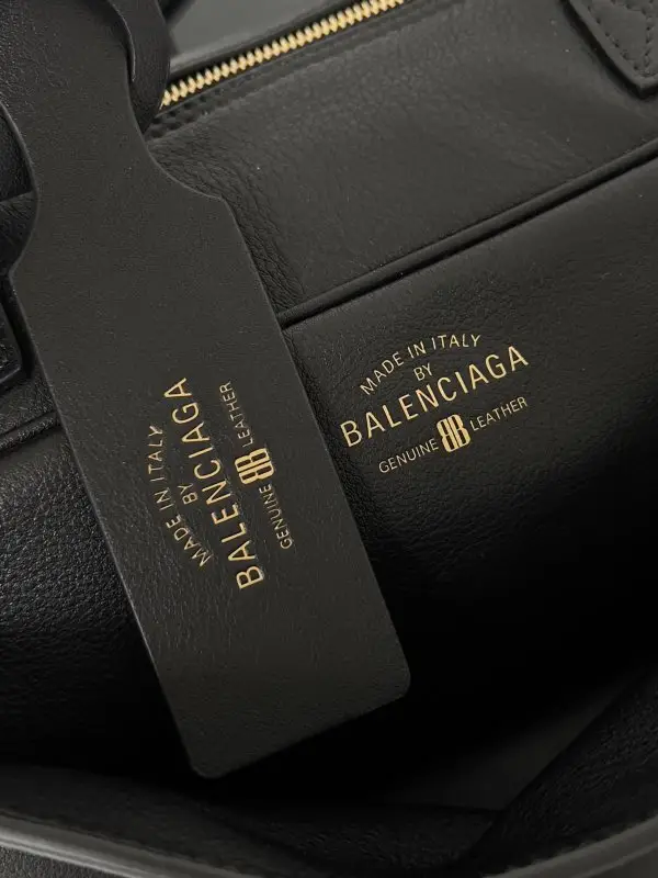 Balenciaga Шкіряна сумка на плече Carrie 31 см — Фото 4