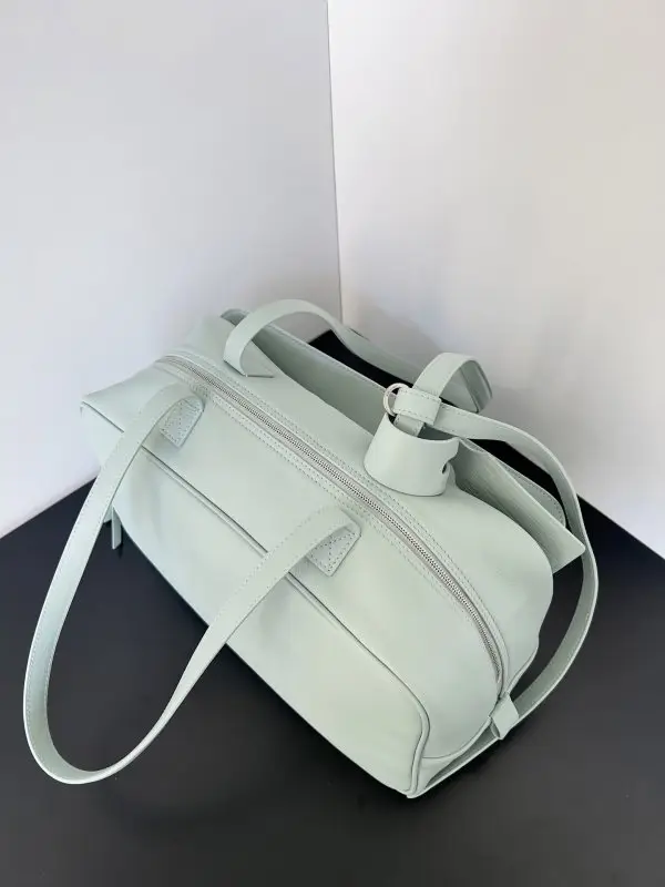 Balenciaga Шкіряна сумка на плече Carrie 36 см — Фото 3
