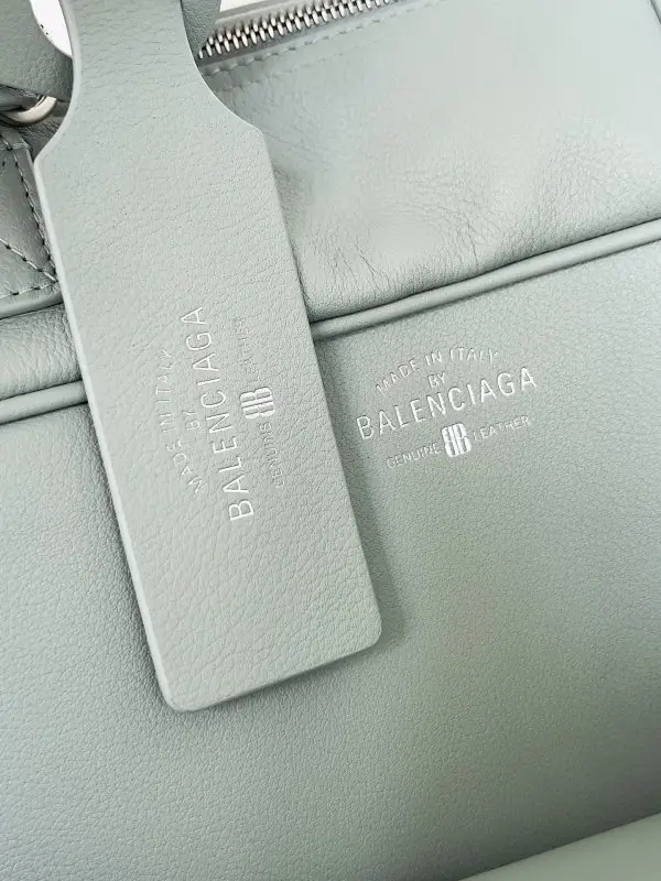 Balenciaga Шкіряна сумка на плече Carrie 36 см — Фото 4