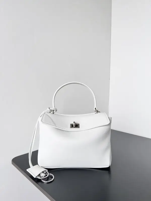 Balenciaga — Leather a bag on shoulder Rodeo 23 cm