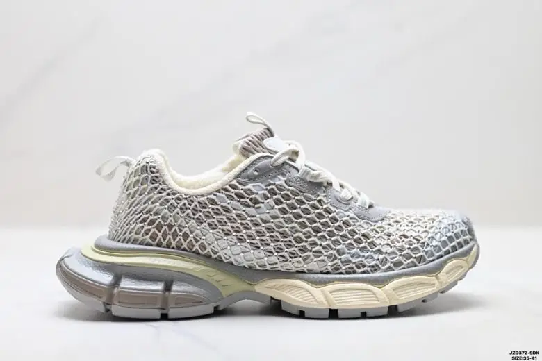 Balenciaga — Sneakers Phantom Sneaker
