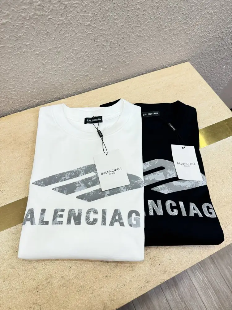 Balenciaga T-shirt men's — Photo 3