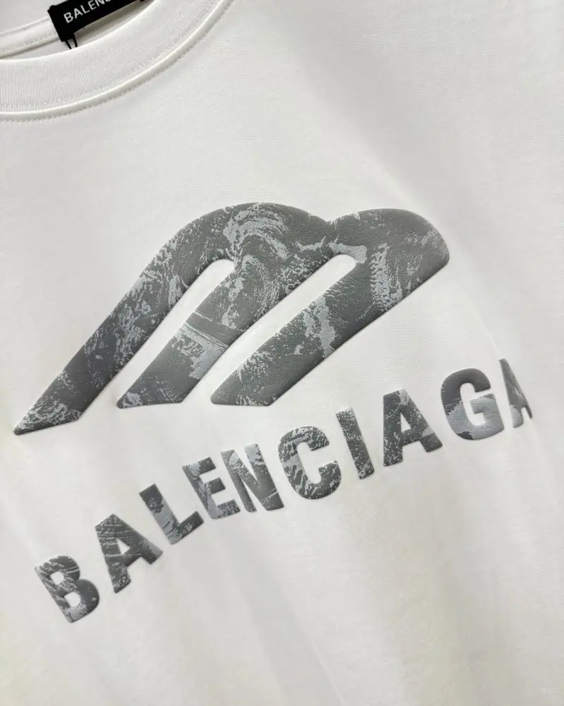 Balenciaga T-shirt men's — Photo 4
