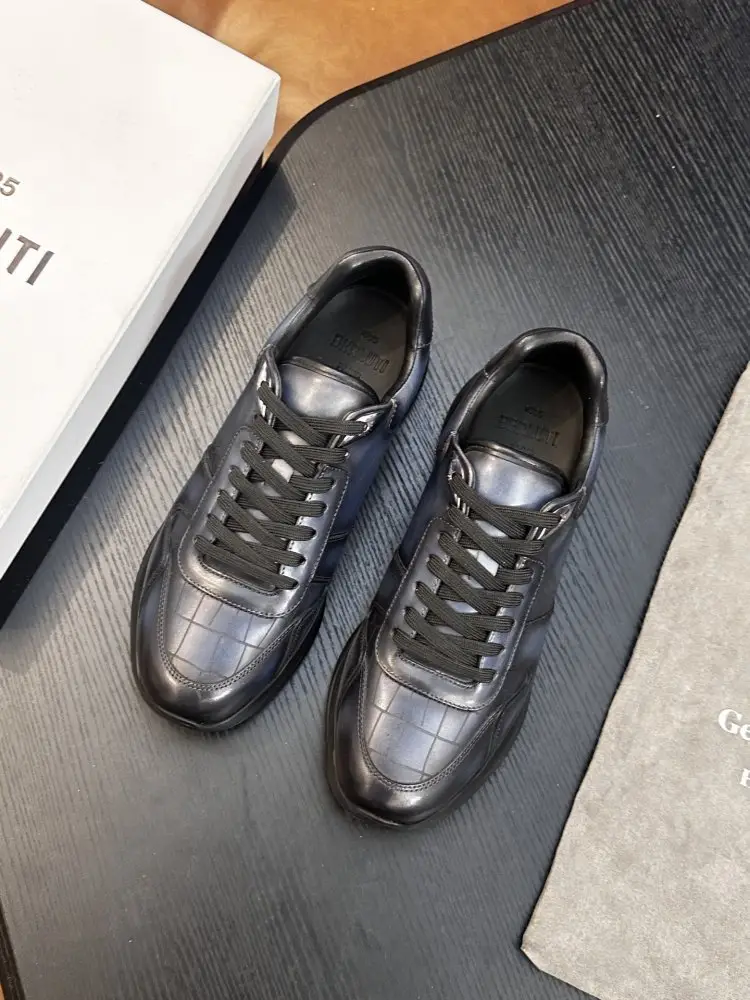 Berluti Sneakers — Photo 3