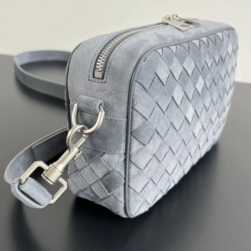 Bottega Veneta Сумка 24 см кожаная женская — Фото 2